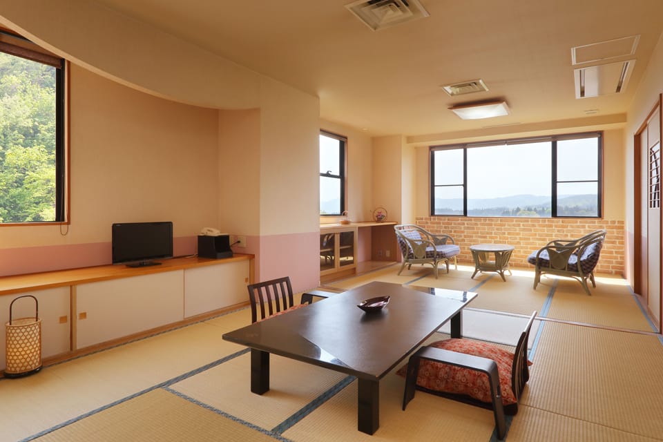 Japanese Style Room SAYURITEI, Mountain View | In-room dining