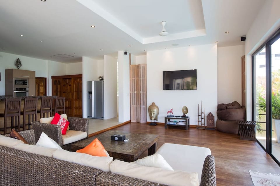 Panoramic Villa, 4 Bedrooms, Sea View | Living room | Flat-screen TV