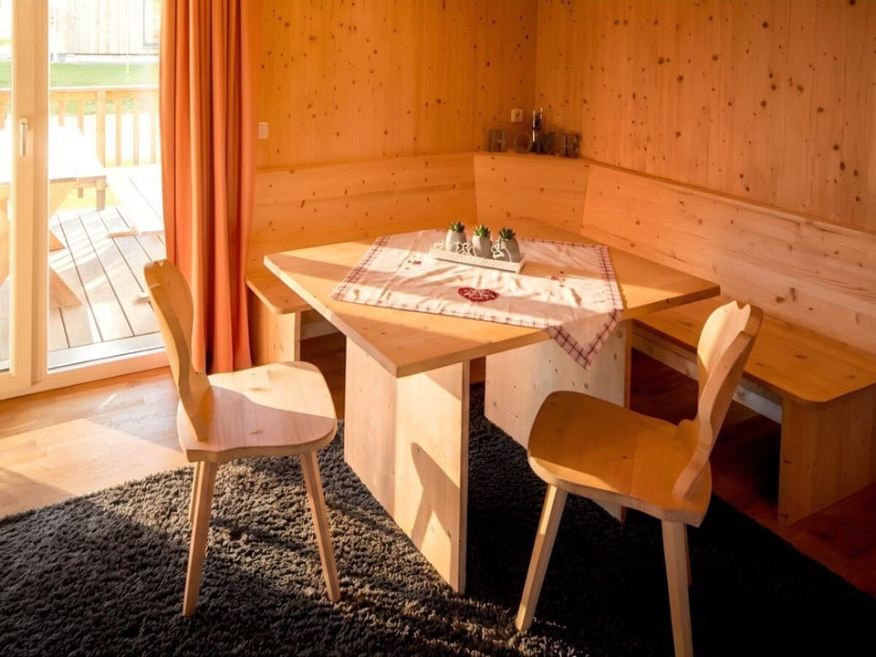 Chalet | Dining