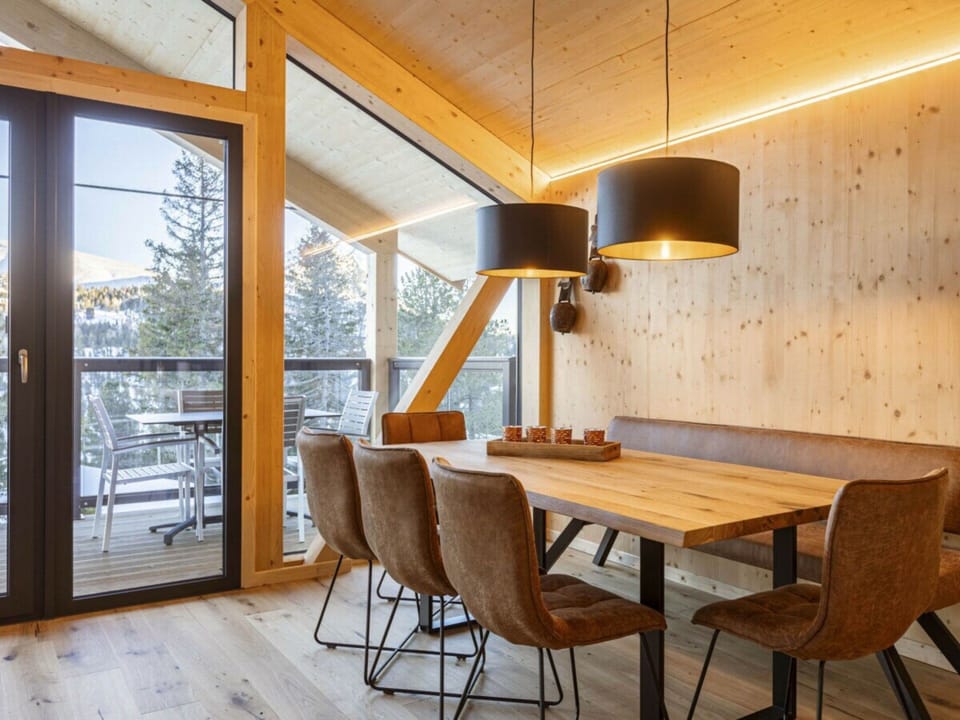 Chalet | Dining
