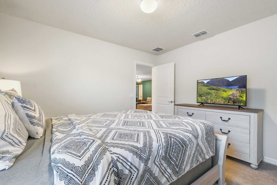House (Multiple Bedrooms) | Interior