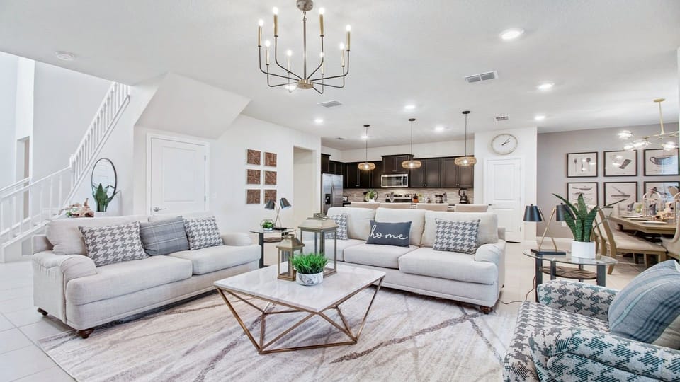 House (5 Bedrooms) | Interior