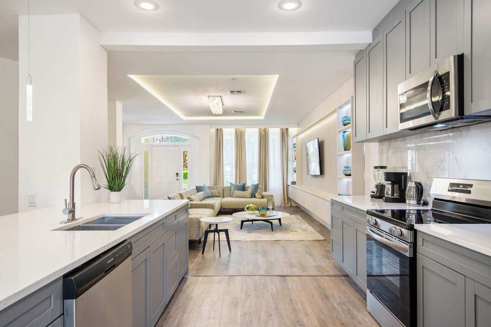 House (6 Bedrooms) | Interior