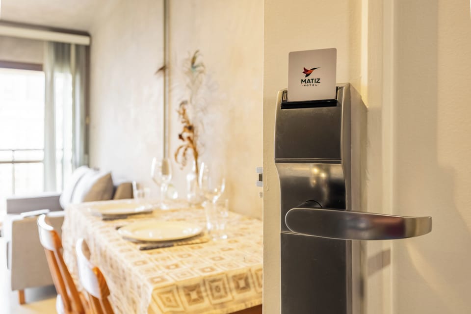 Comfort Apartment, 1 Double Bed, Housekeeping, City View | Dining