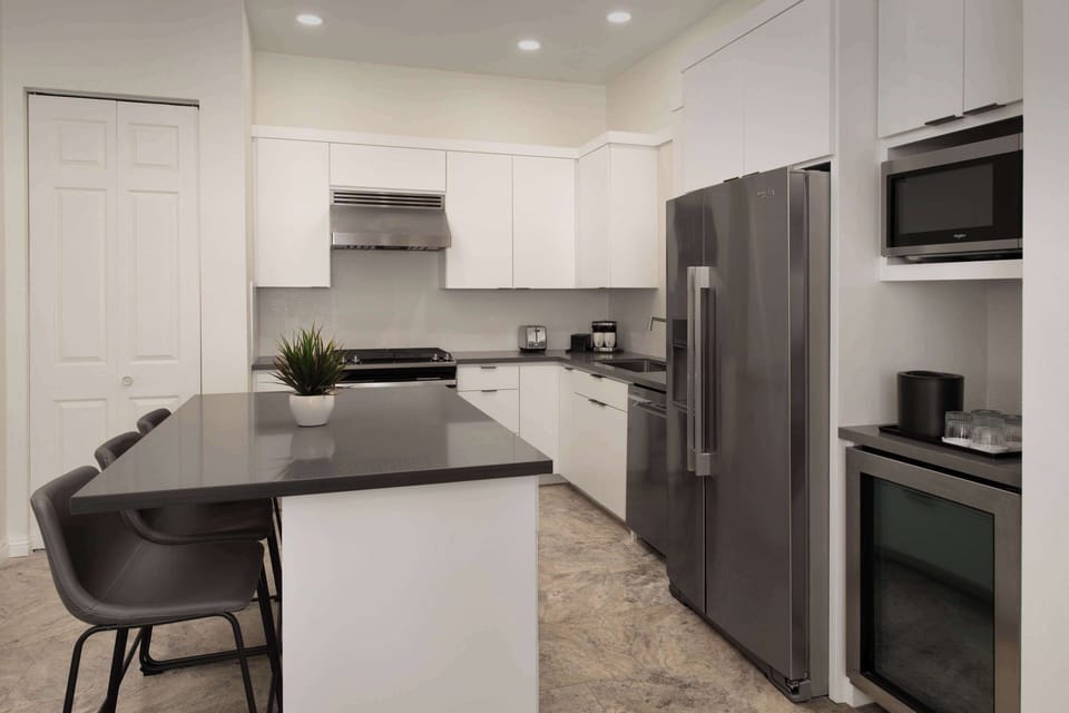 1-Bedroom Casita, Full Kitchen, Living Room | Private kitchen | Fridge, microwave, coffee/tea maker