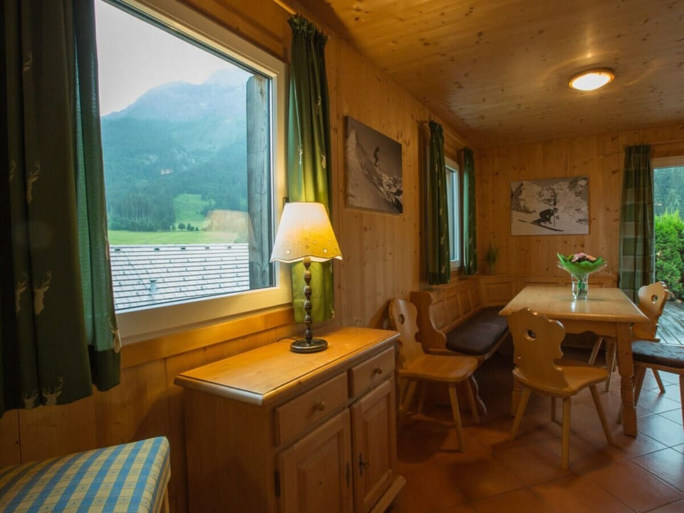 Chalet | Dining