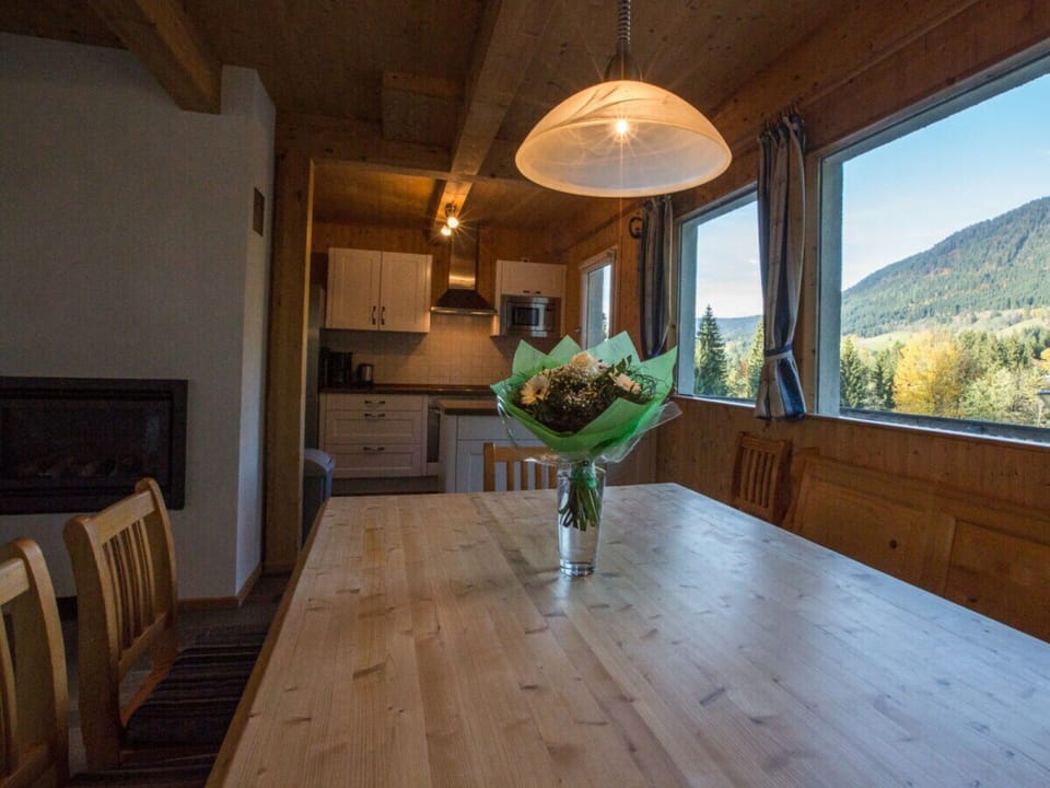 Chalet | Dining