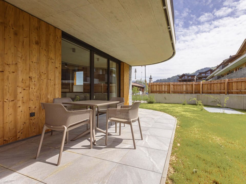 House | Outdoor dining
