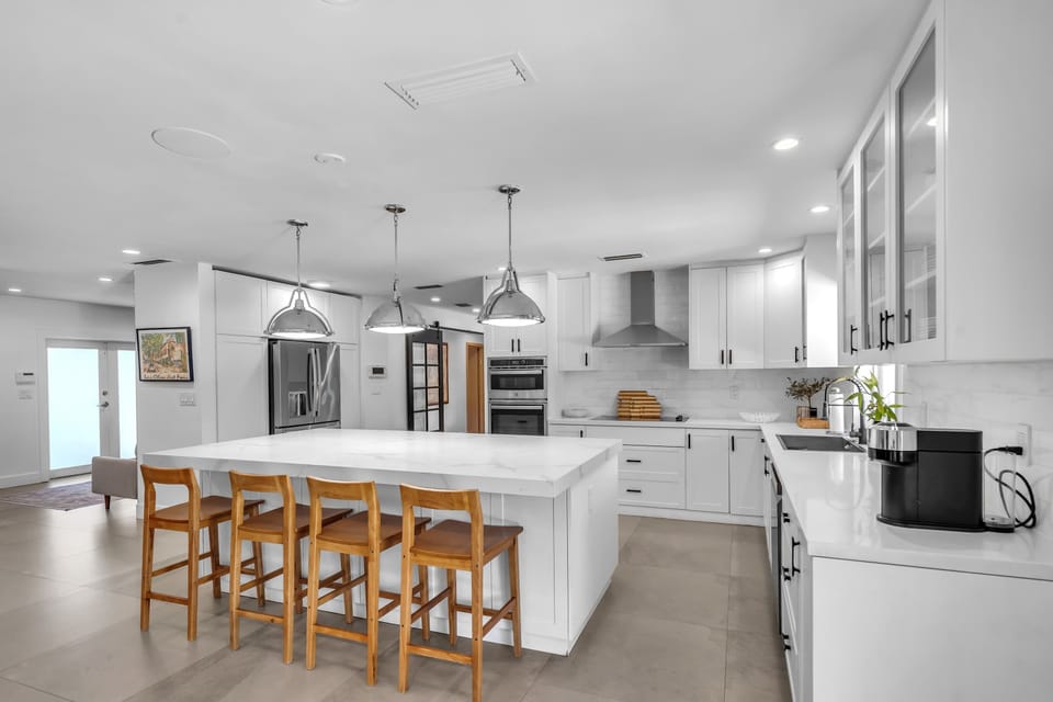 House, Multiple Beds, Pool View (The Art of Living 7B) | Private kitchen