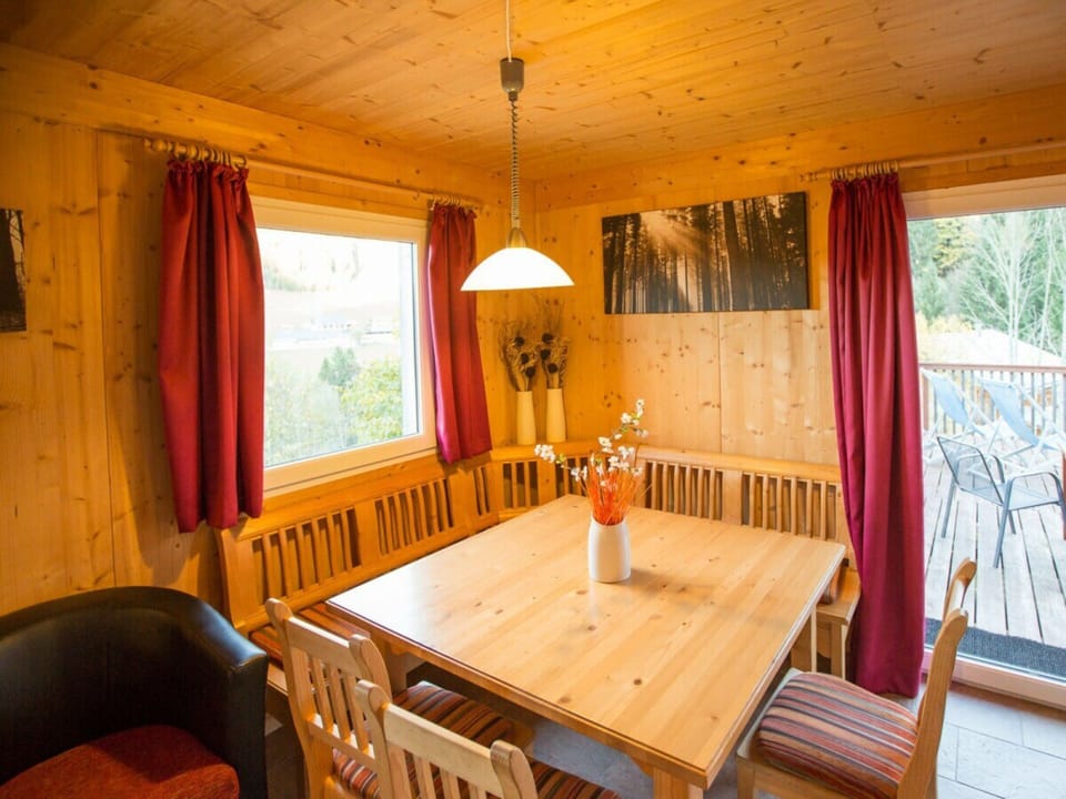 Chalet | Dining