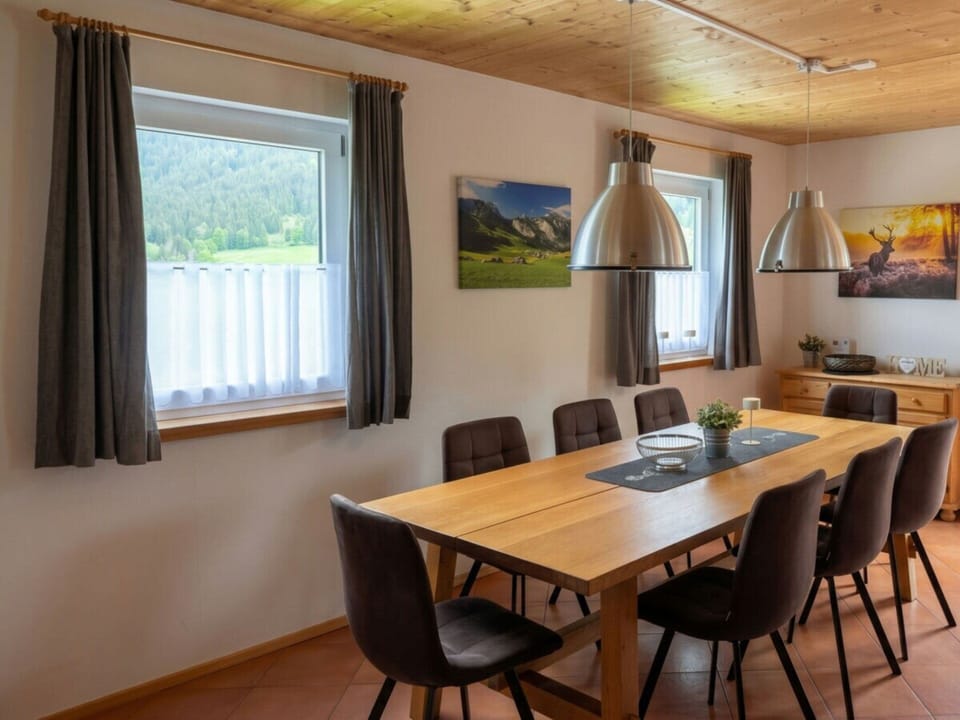 Chalet | Dining