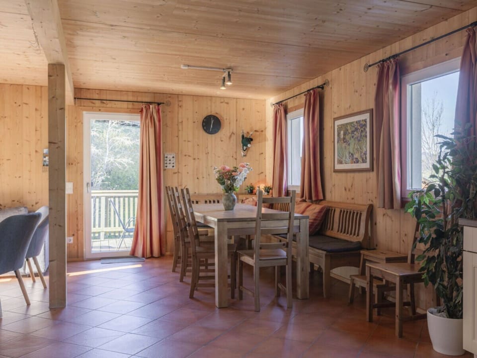 Chalet | Dining