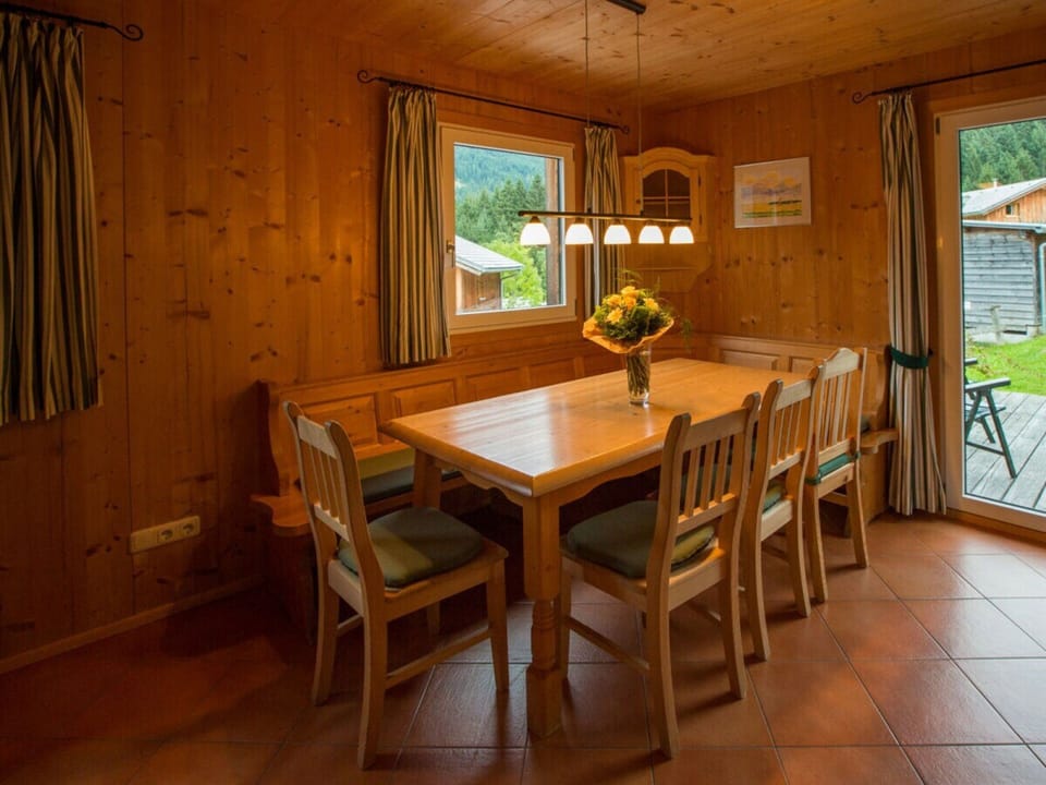Chalet | Dining