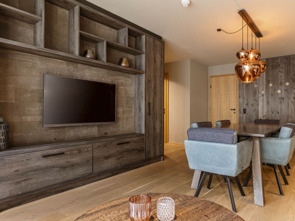House | Dining