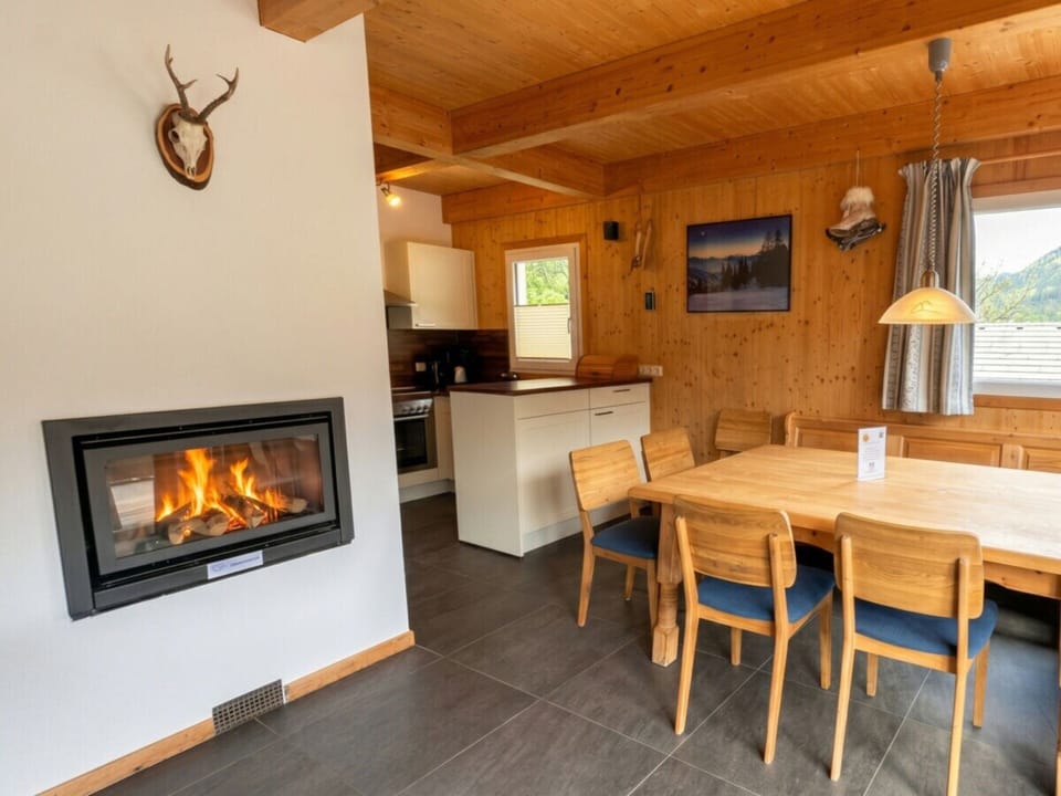 Chalet | Dining