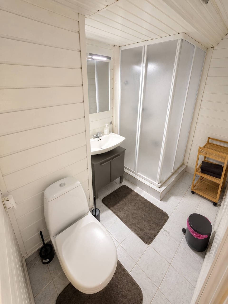 Bright & Spacious Guest Suite Near Drammen House in Viken, Norway
