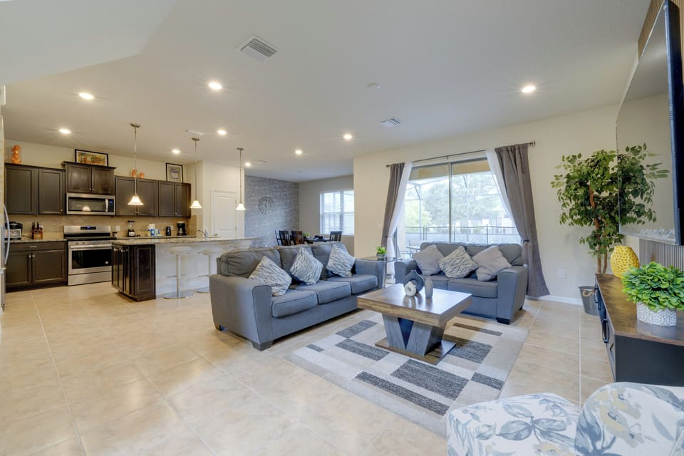 House (5 Bedrooms) | Interior