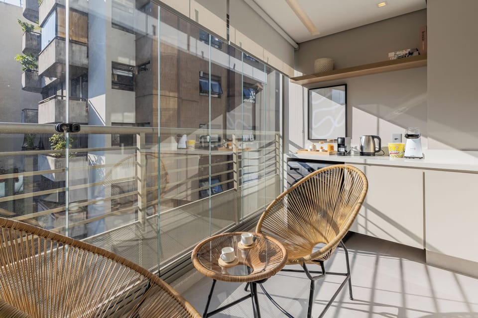 Elite Apartment, 1 Queen Bed with Sofa bed, Balcony, City View | Dining