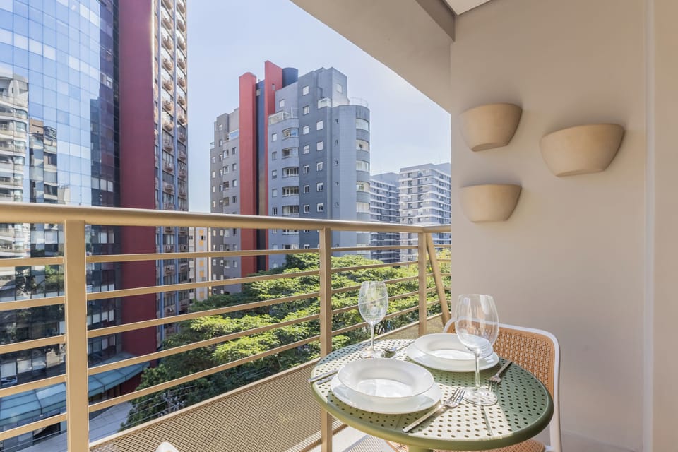 Elite Apartment, 1 Queen Bed with Sofa bed, Balcony, City View | Outdoor dining