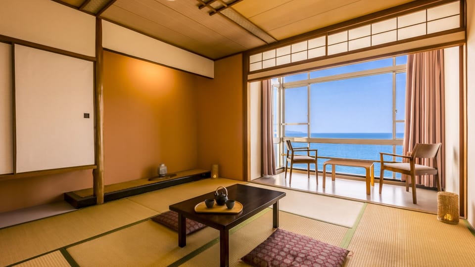 In-room safe, desk, WiFi (free)