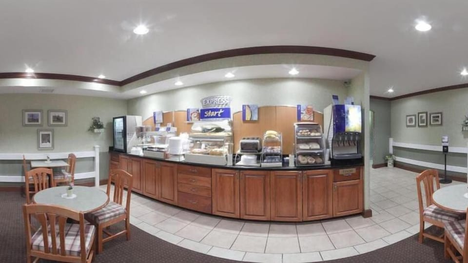 Free daily buffet breakfast