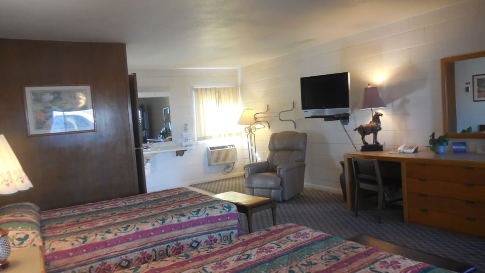 Deluxe Room, 2 Queen Beds, Non Smoking | Free WiFi