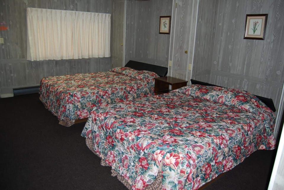 Deluxe Room, 2 Queen Beds, Non Smoking | Free WiFi