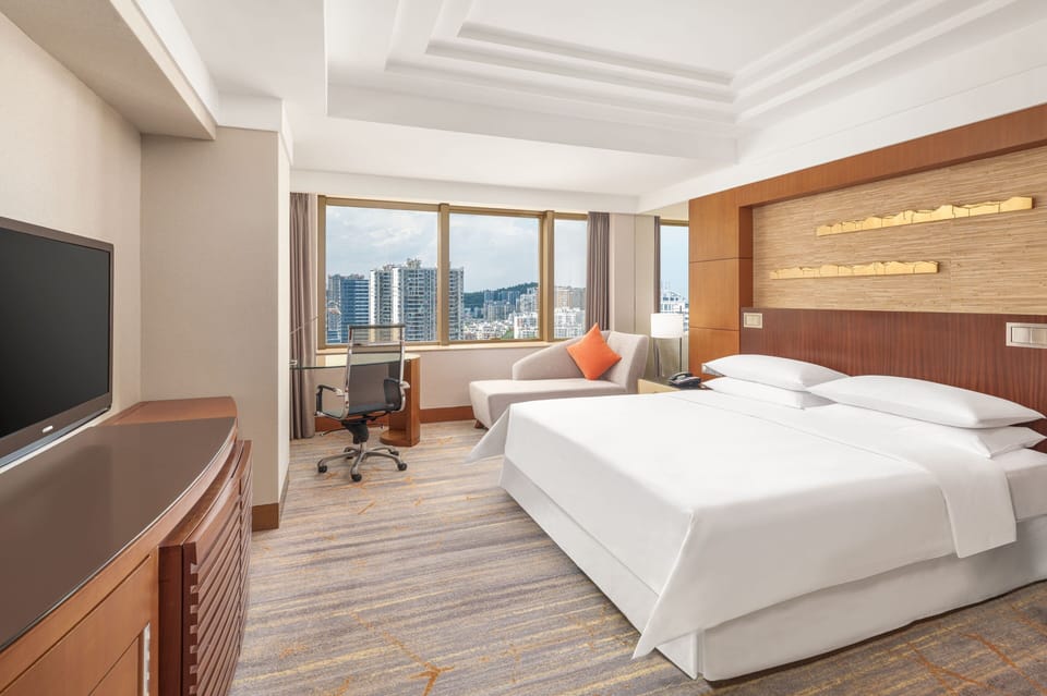 Premium bedding, minibar, in-room safe, desk