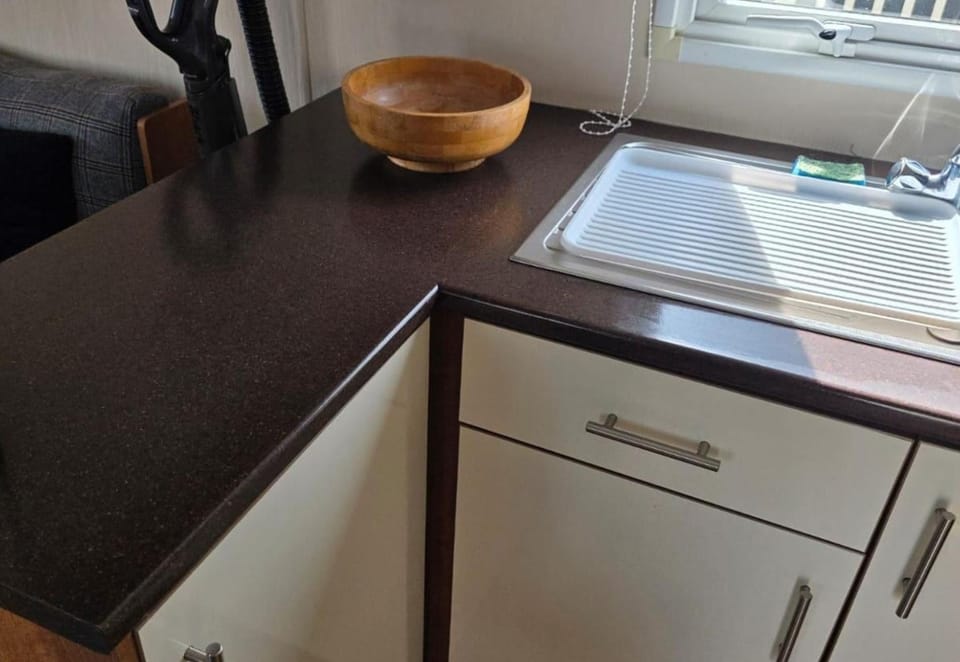 3 Bedroom Seaview Cabin Sleeps 8 - Balcony & Pool Cabin in Ingoldmells