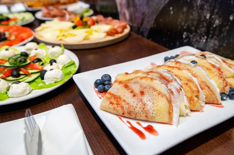 Daily buffet breakfast for a fee