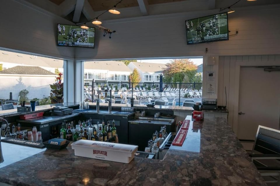 Poolside bar