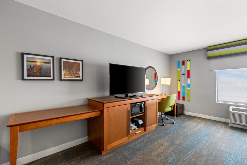 Room, 1 King Bed, Non Smoking, Refrigerator & Microwave | In-room safe, desk, cribs/infant beds, free WiFi