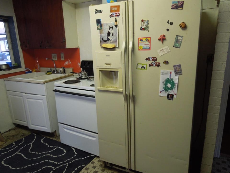 Fridge, microwave