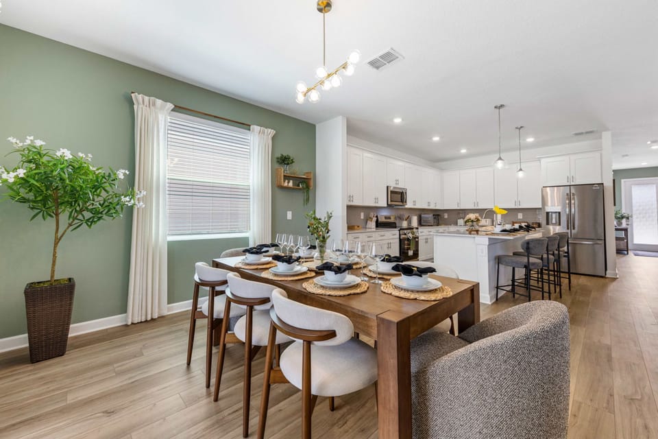 House | 6 bedrooms, high-speed internet