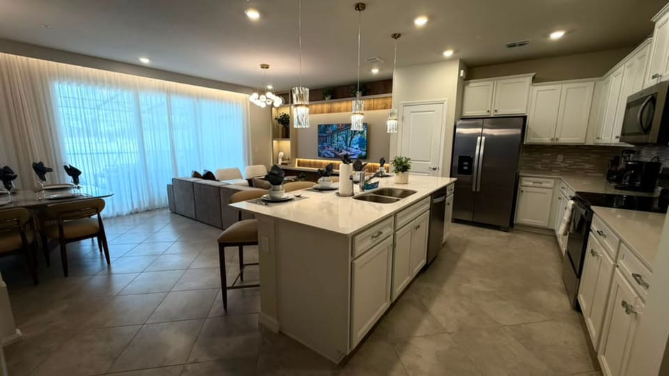House | 5 bedrooms, high-speed internet