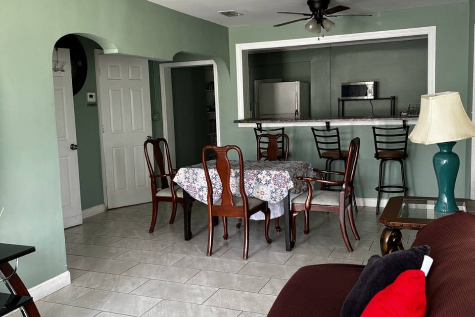 House, 3 Bedrooms, Balcony | Dining room