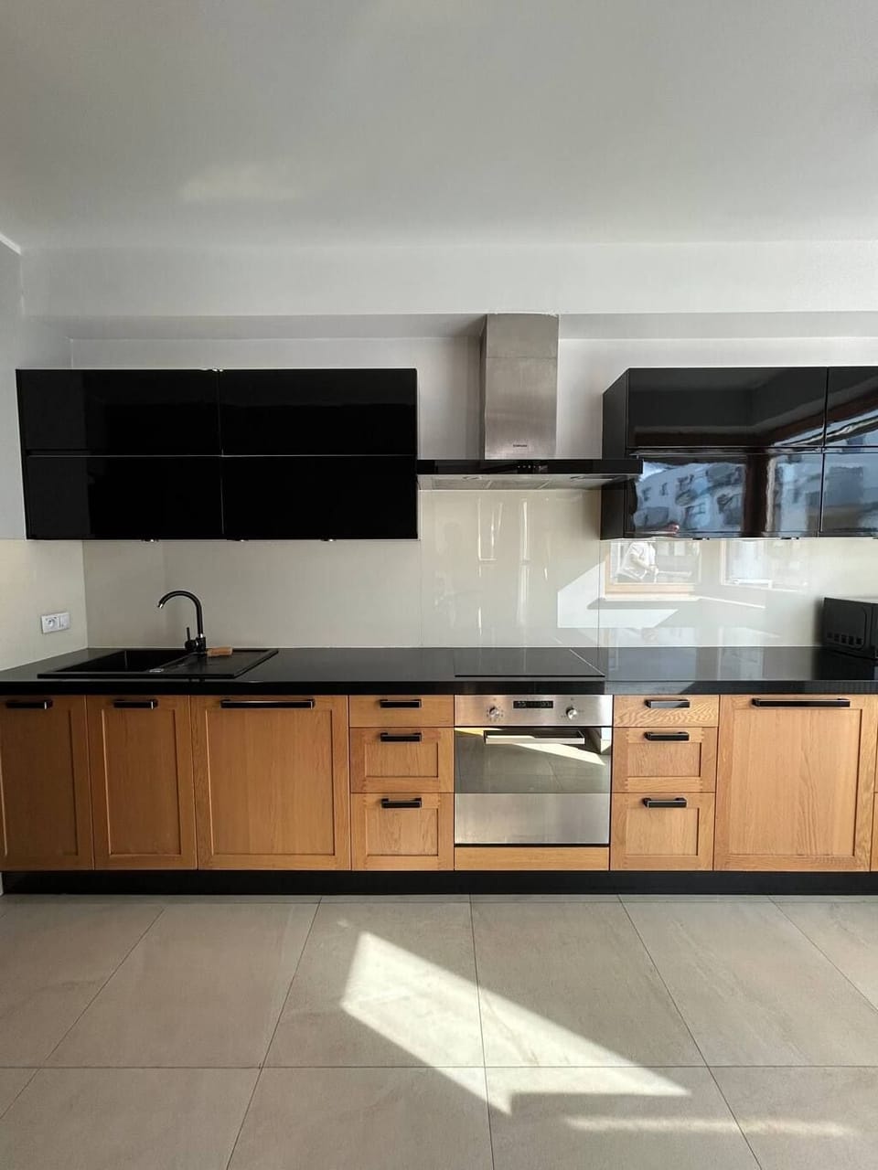 Comfort Apartment, Courtyard View | Private kitchen | Electric kettle, highchair, griddle, cleaning supplies