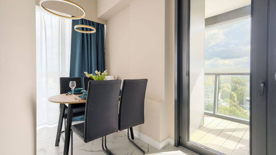 Apartment (1010) | In-room dining