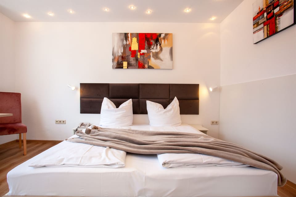 Standard Double Room | Minibar, desk, free WiFi, bed sheets