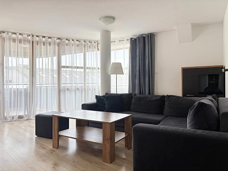 Deluxe Apartment, Balcony, Courtyard View | Living area