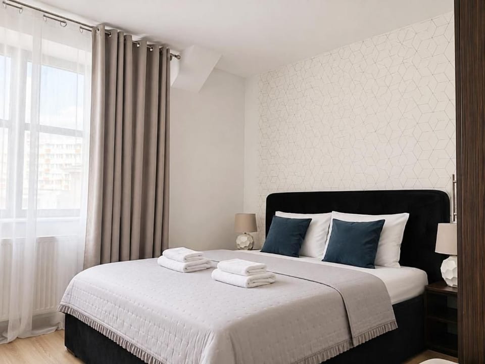 Deluxe Apartment, Balcony, Courtyard View | Iron/ironing board, WiFi (free)