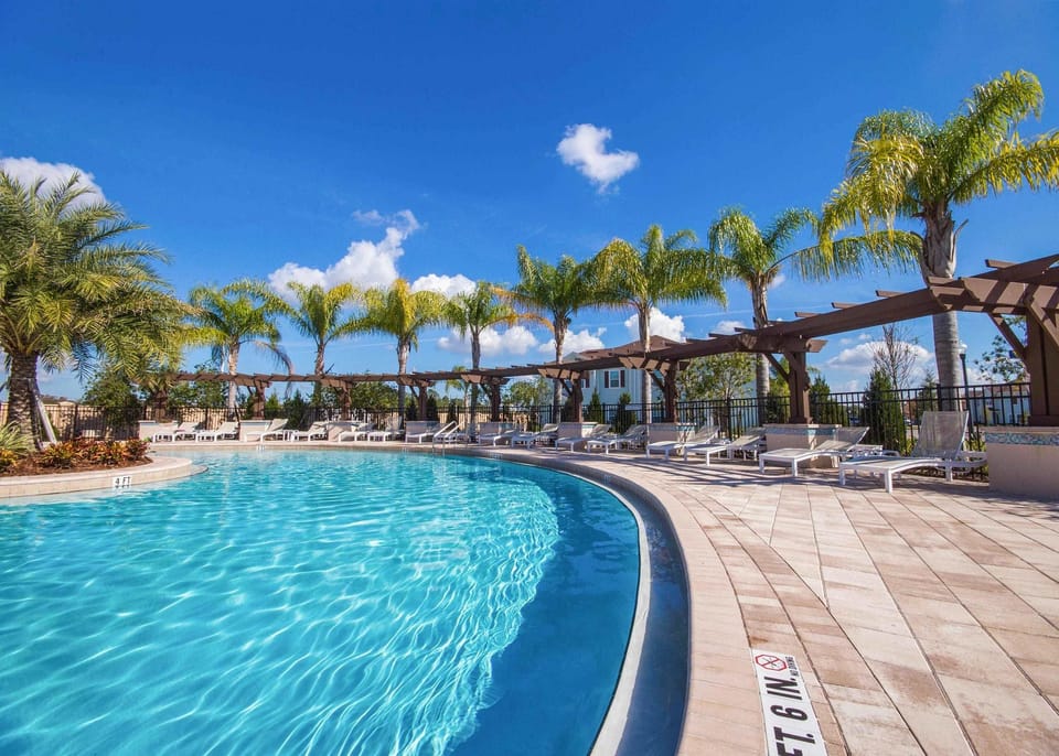 Basic Villa | Pool | Outdoor pool