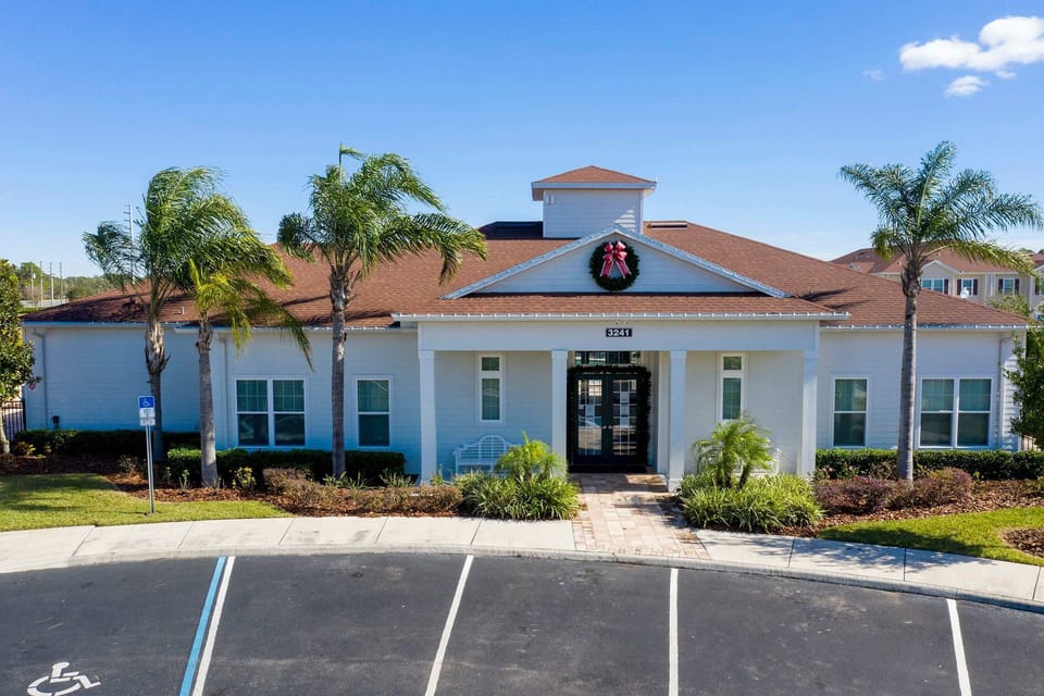 West Lucaya 4BR Townhome Near Disney Villa in Osceola County