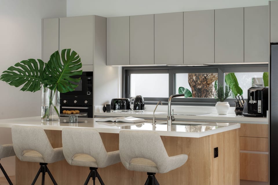 Luxury Villa, Lanai, Garden View | Private kitchen