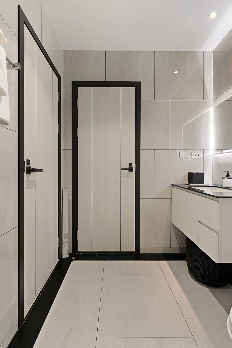 Superior Apartment, Balcony, Pool View | Bathroom