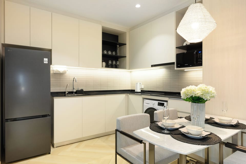 Superior Apartment, Balcony, Courtyard View | Private kitchen