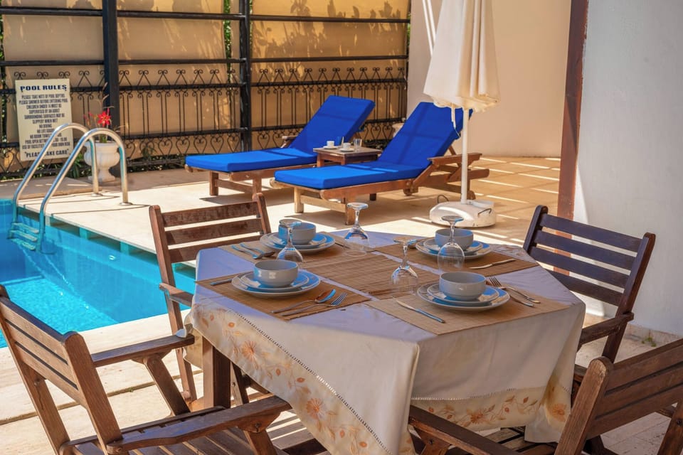 Villa, 3 Bedrooms, Smoking, Private Pool | Outdoor dining