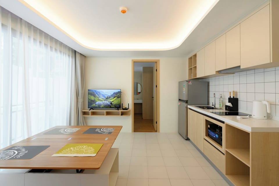 Comfort Apartment, Balcony | Private kitchen | Highchair