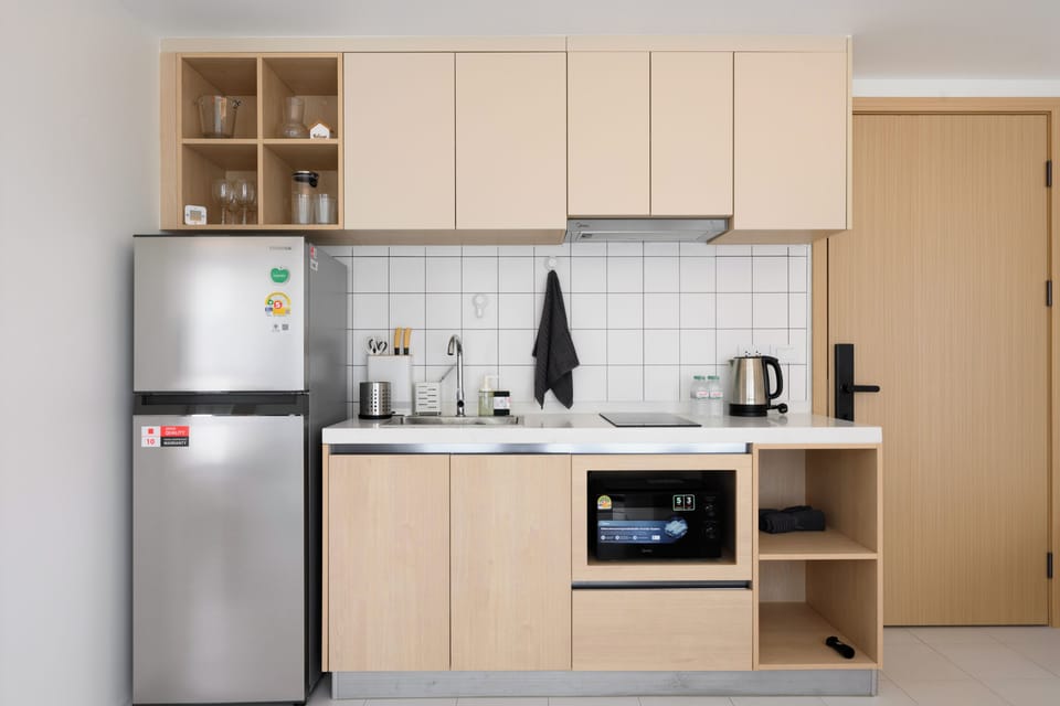 Comfort Apartment, Balcony | Private kitchen | Highchair