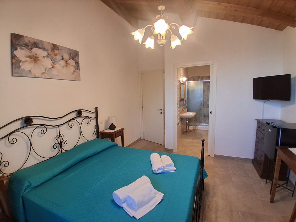 Comfort Double Room, Mountain View | WiFi (free)